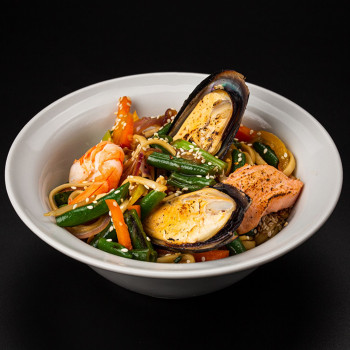 Удон с морепродуктами 